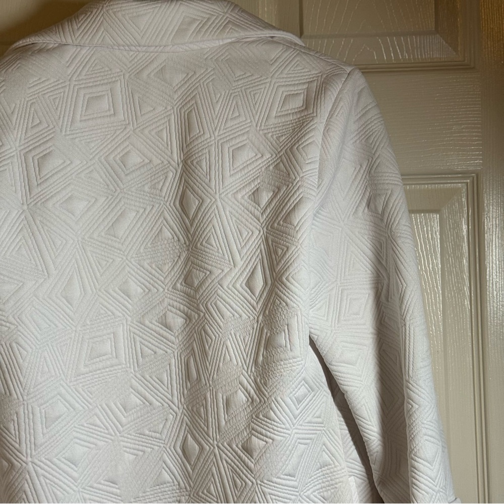 Calvin Klein Suits Women's White
Textured Open Front Blazer Jacket Size
2 - Picture 7 of 8